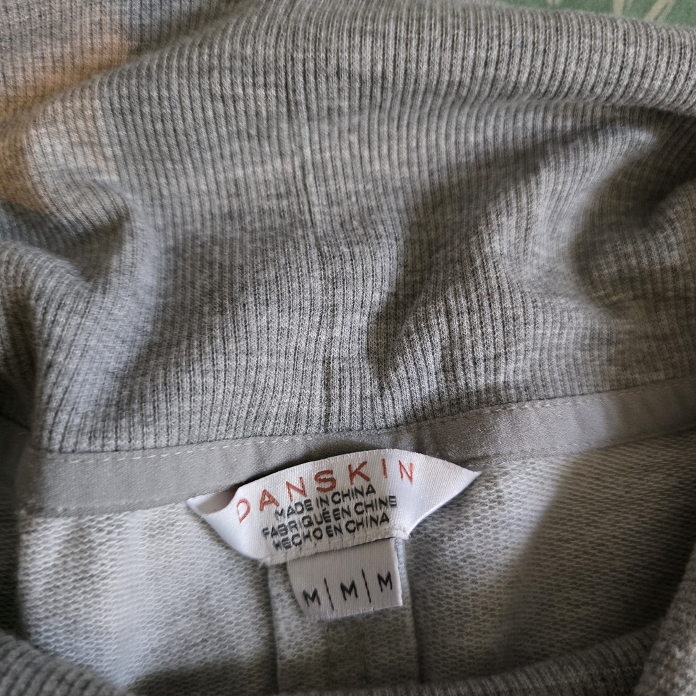 Danskin Light Gray Ribbed Pullover